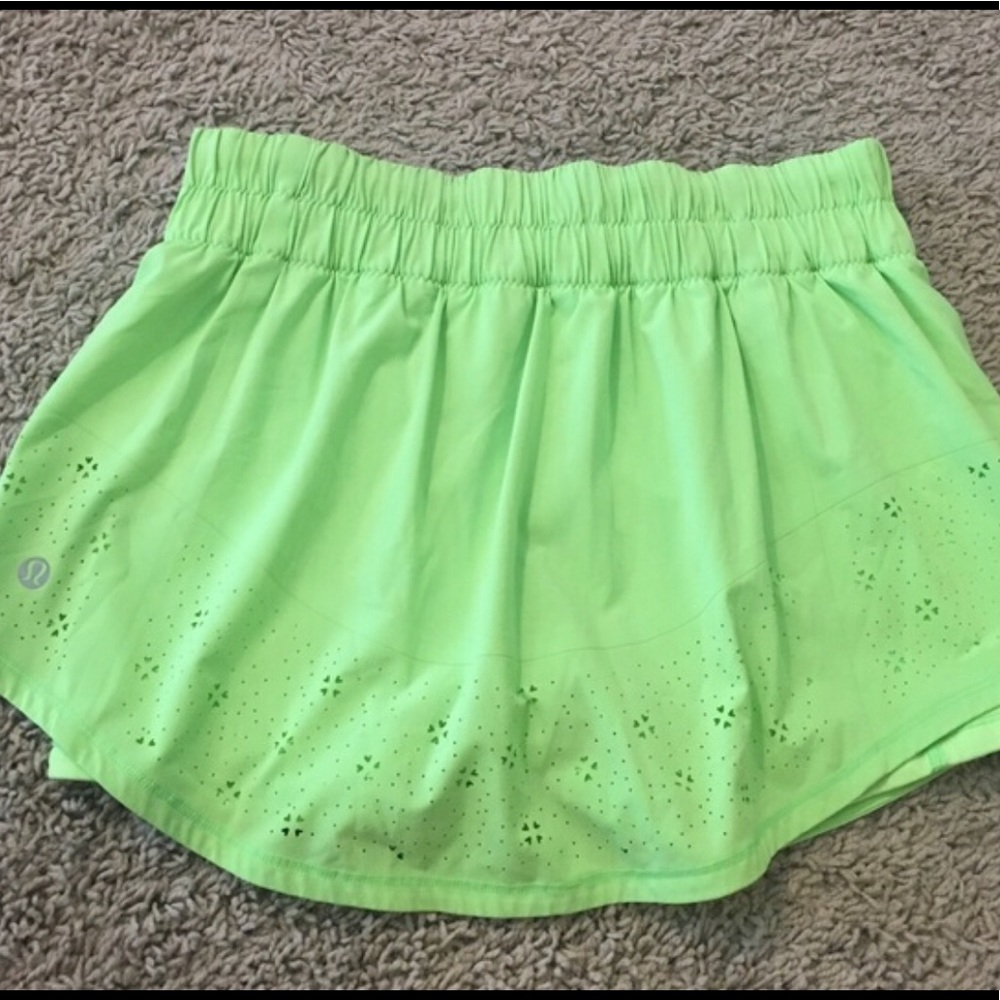 Lululemon skirt size 4